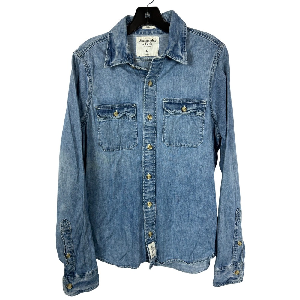 Abercrombie & Fitch Light Wash Denim Muscle Fit Button Down Shirt Medium
